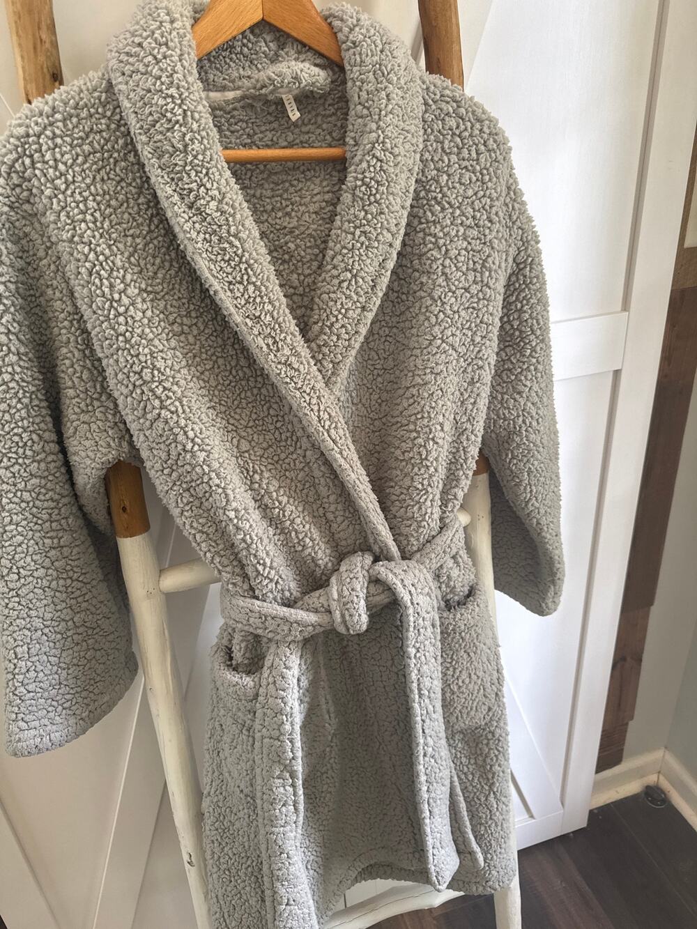Pottery Barn Plush Robe with belt Spa Like Comfort Medium